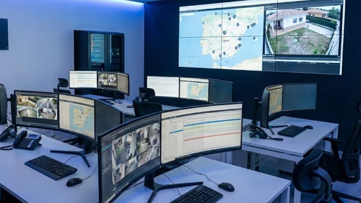 cómo funciona una central de monitoreo de alarmas